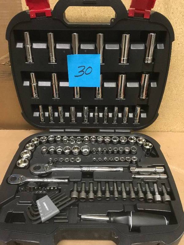 Husky Mechanics Tool Set (111-Piece)  in very good condition