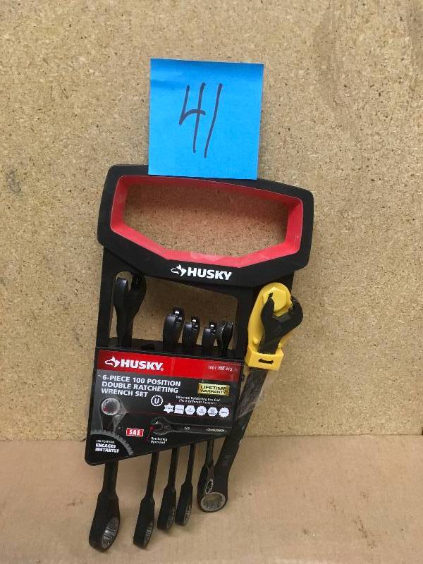 Husky 100-Position Double Ratcheting Wrench Set SAE (6-Piece)  in very good condition