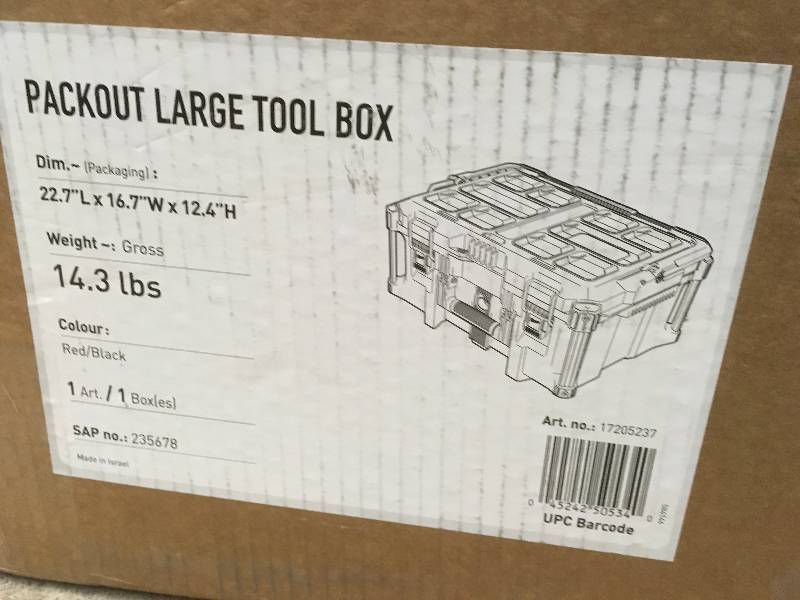 Milwaukee PACKOUT 22 in. Large Tool Box not used