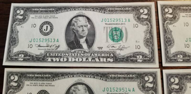 4 CONSECUTIVE SERIAL # 1976 US TWO DOLLAR BILLS