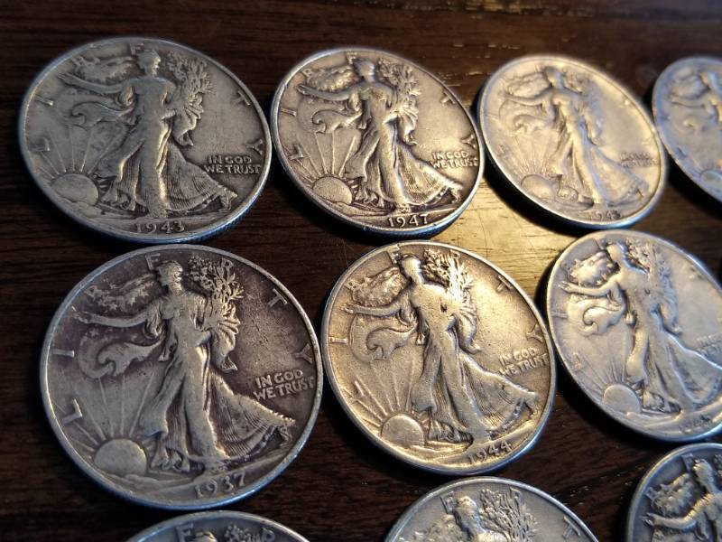 GROUP OF 20 WALKING LIBERTY SILVER HALF DOLLARS
