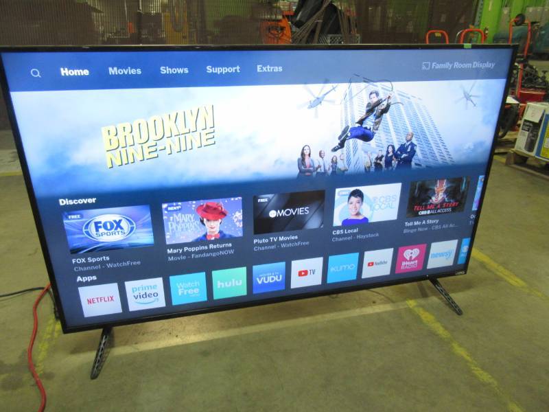 lot 10 image: 2017 VIZIO SmartCast E-Series 60 Class Ultra HD HDR XLED, e60-e3 With Remote - Small Vertical Line