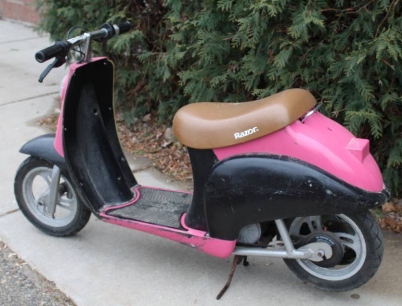 RAZOR Rocket Miniature Euro 24 V Electric Retro Scooter
