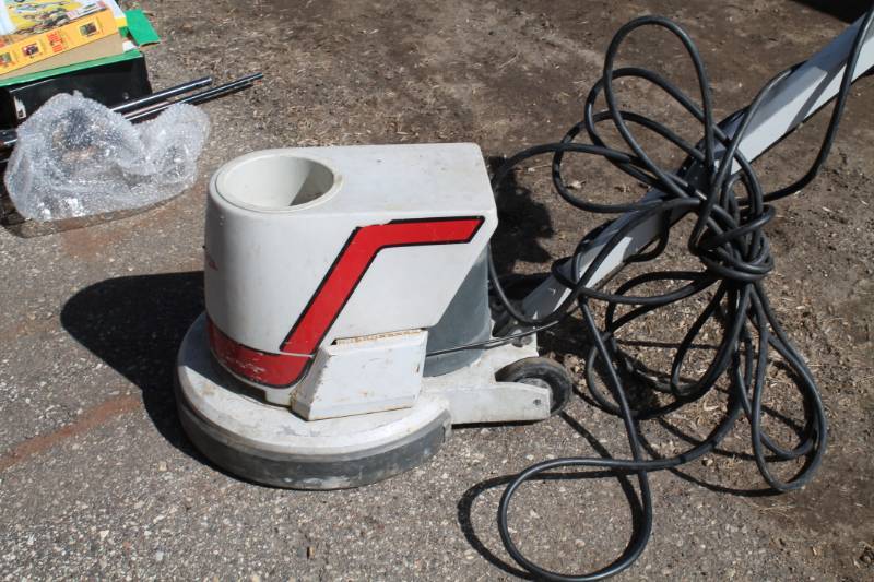 Advance Commercial Floor Scrubber