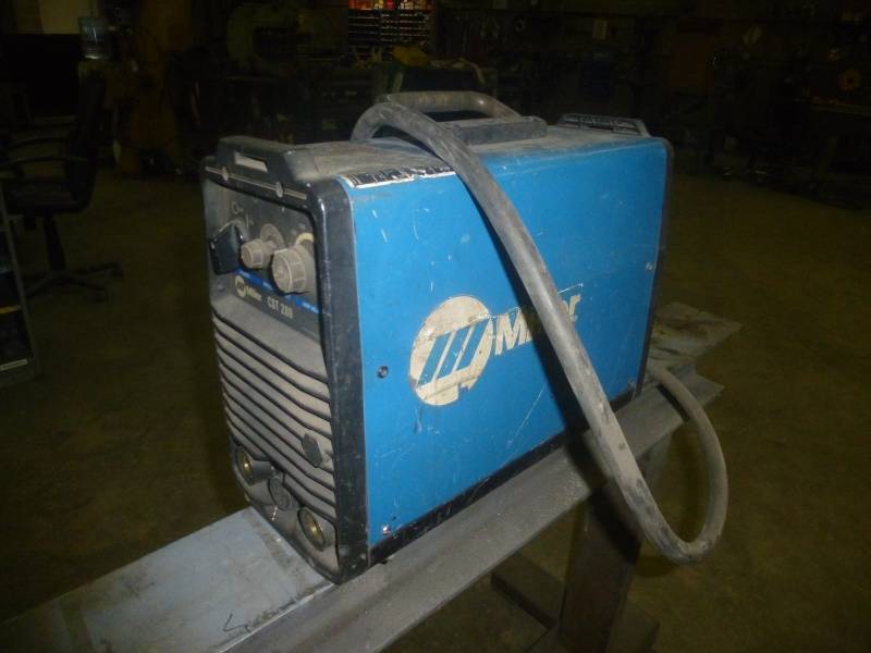 lot 9 image: Miller Tig Welder CST 280