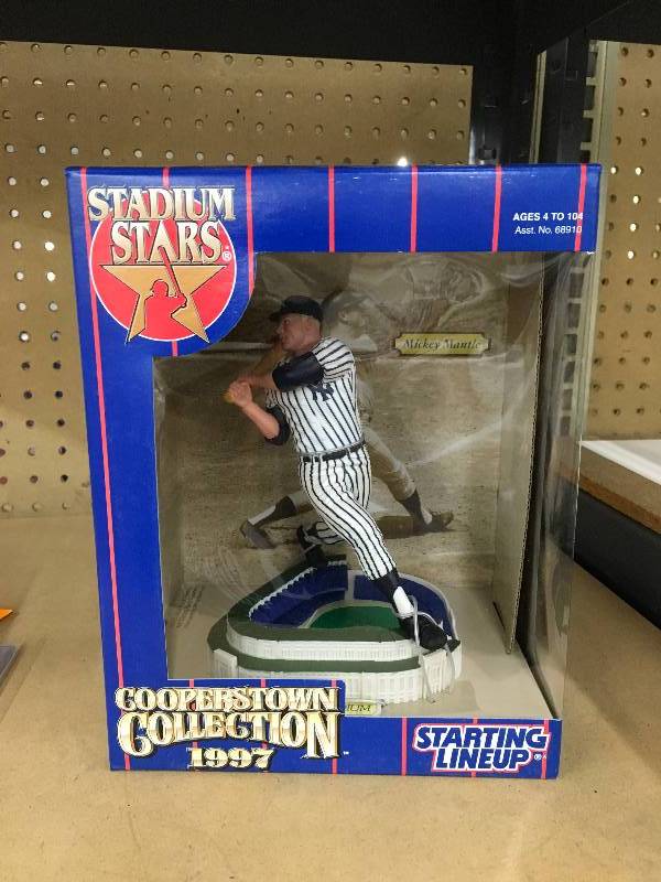 1997  STARTING LINEUP COPPERSTOWN COLLECTION MICKEY MANTLE STADIUM STARS 