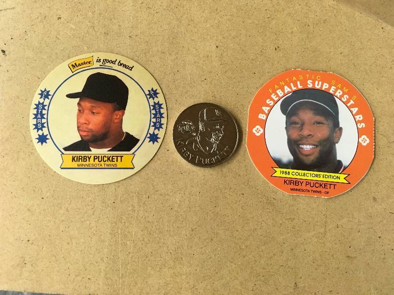lot 274 image: Starting Lineup Kirby Puckett Coin