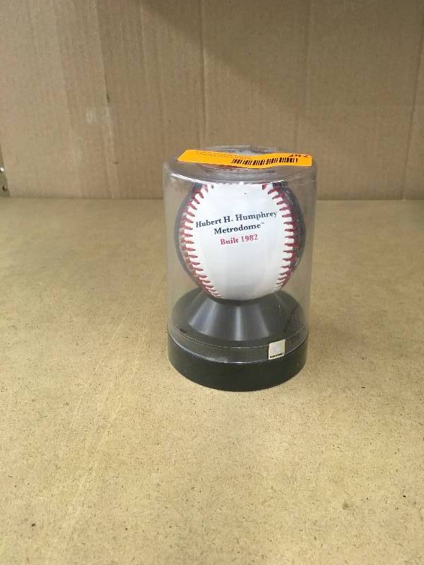 lot 292 image: Hubert H. Humphrey Metrodome Baseball