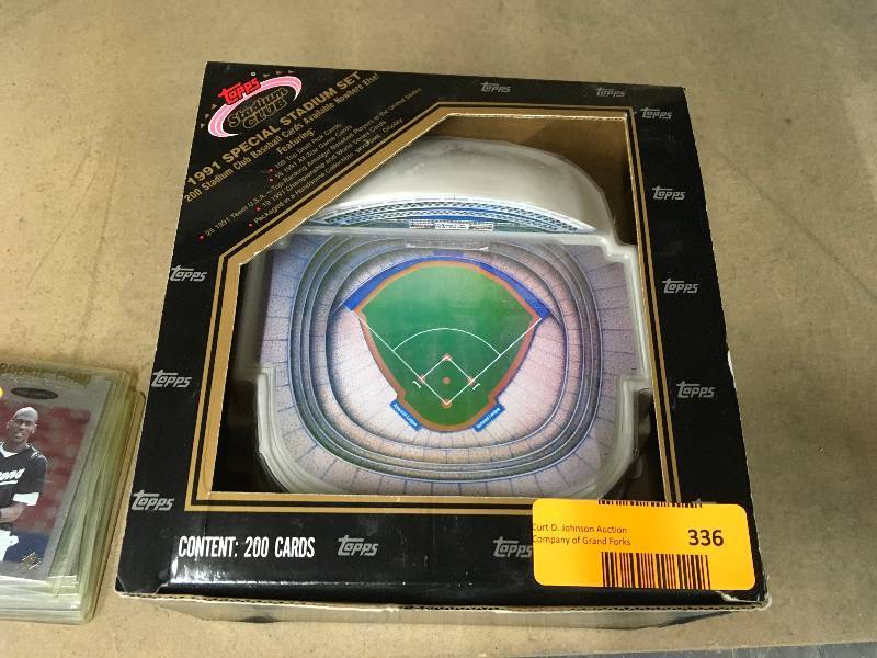 lot 336 image: 1991 Topps Stadium Special Card Set