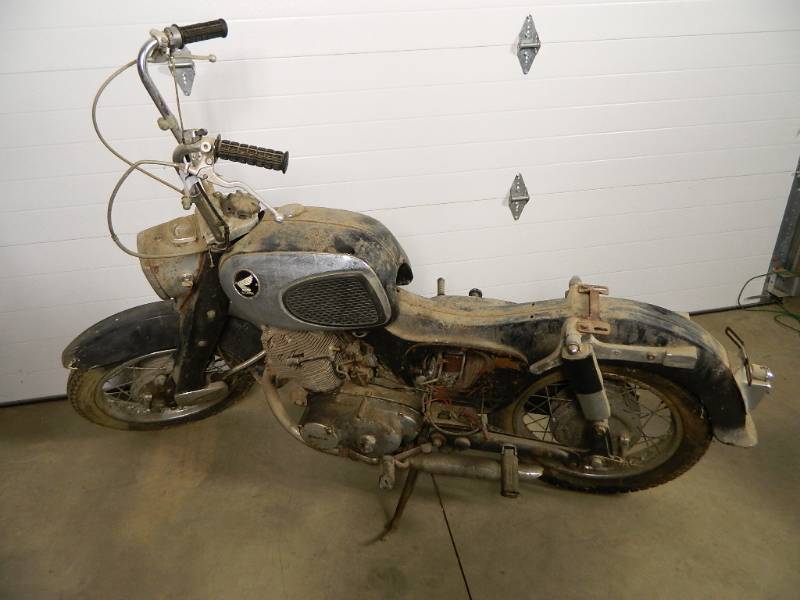 lot 4 image: 1964 Honda Dream Motorcycle