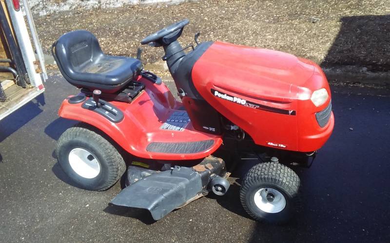 lot 4 image: Poulon Pro XT Riding Lawn Mower. 42 Inch Deck, 19 HP,  Looks Newer But Not Running