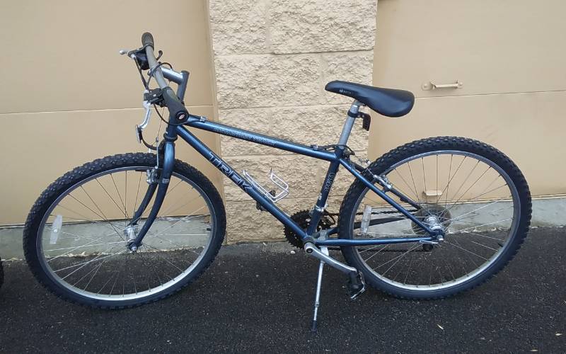 lot 11 image: Trek 26 Inch Mountain Track Mountain Bike 21 Speeds