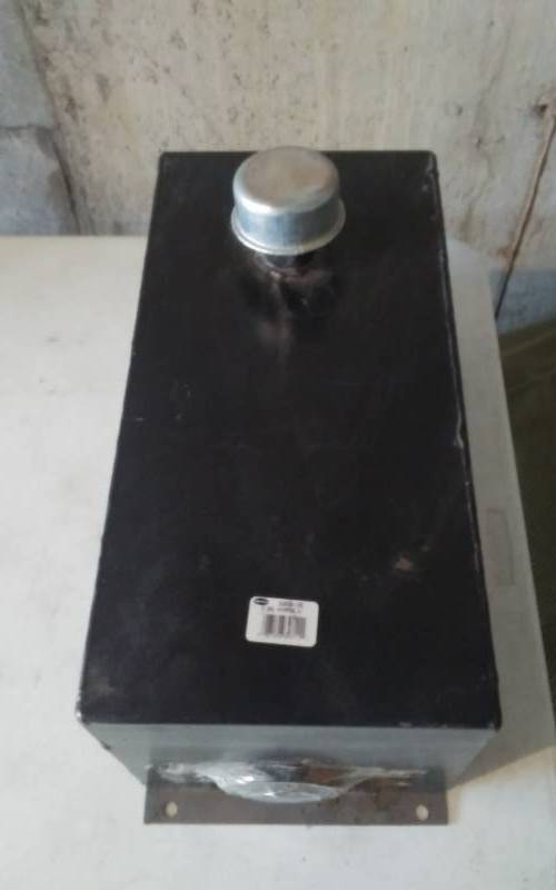 lot 17 image: NOS Speeco 5 Gallon Hydraulic Tank