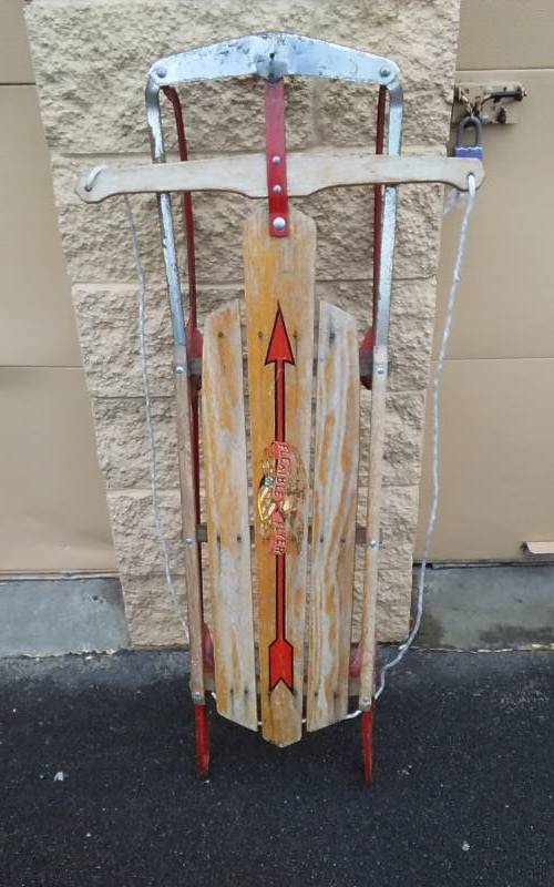 lot 29 image: Flexible Flyer Model 47 Snow Sled. Good Shape