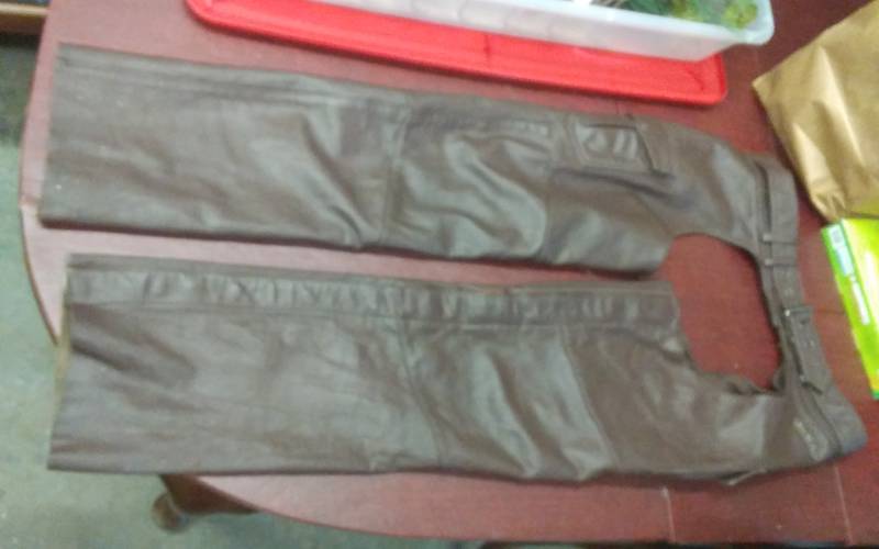 lot 37 image: Pair Chaps-Hien Gercke Brand-Brown, 100% Leather Good Shape-Size Large