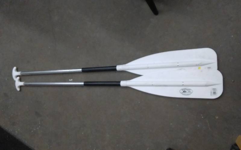lot 48 image: Pair Of Beaver Brand Paddles 4.5 Ft.