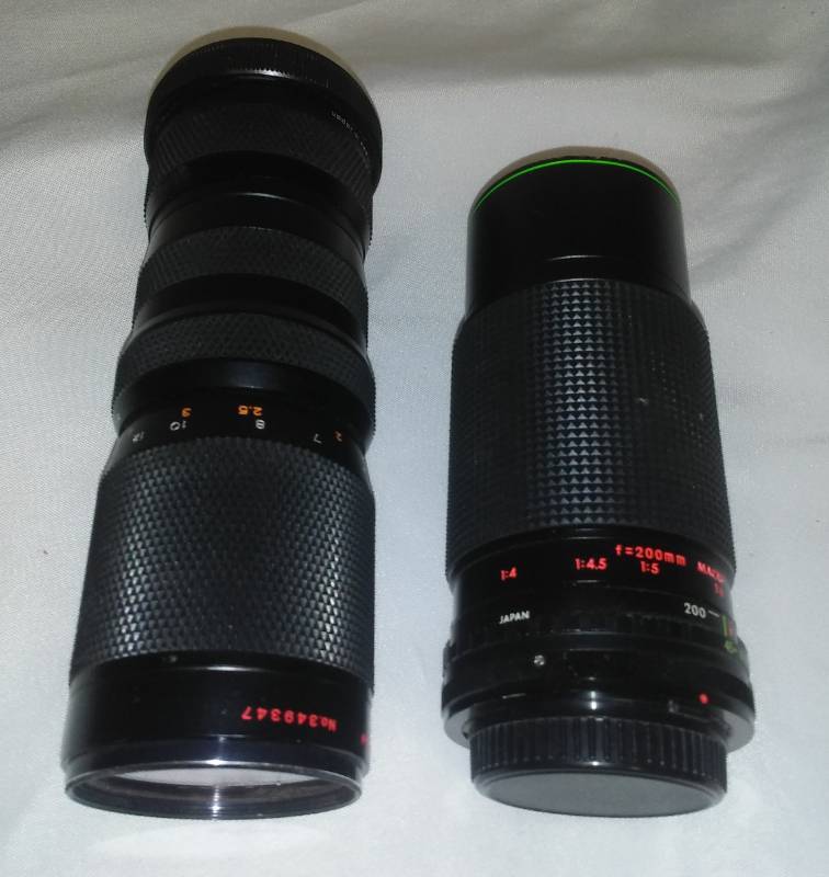 lot 12 image: 2  35mm Camera lenses, Hanimex