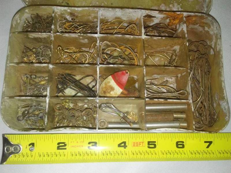 lot 53 image: Rare Han Dee Box with fishing components