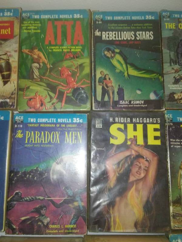 lot 62 image: 21 Double Books Sci-Fi Vintage, 42 stories in all