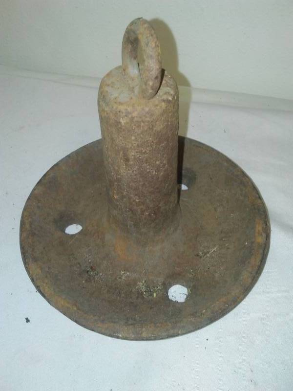 lot 73 image: Vintage Cast, 10 pound boat anchor