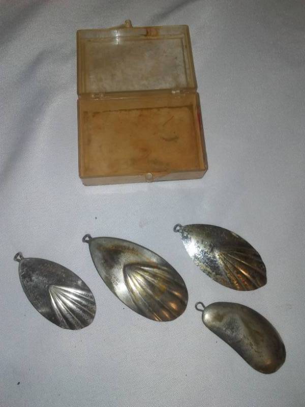 lot 88 image: CM Skinner Shiner Spoons 1974.  Unused