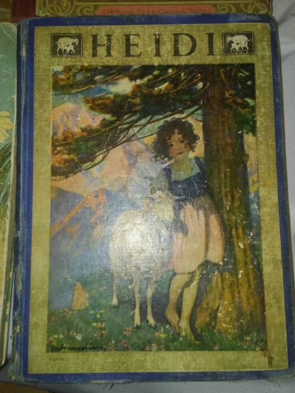 lot 135 image: 9 vintage books