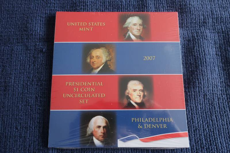 lot 410 image: 2007 Uncirculated Presidential Dollar Coin Set