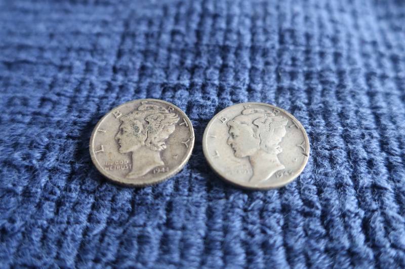 lot 417 image: 2 Mercury Dimes - 1944 & 1945