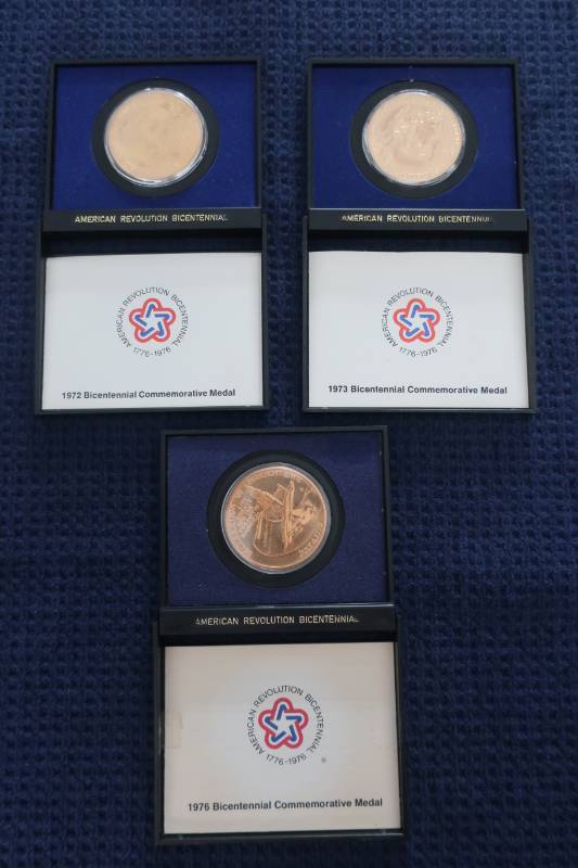 lot 428 image: 3 American Revolution Bicentennial Medals