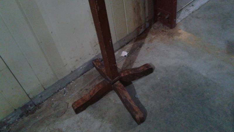 lot 13 image: Vintage Wood Coat Rack, Used, Shows Wear, Missing Hanger On One Side