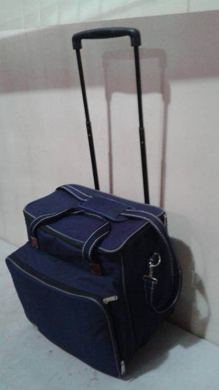 lot 33 image: Travel Cooler On Wheels, With Picnic Set, Used, Show Wear, Marks