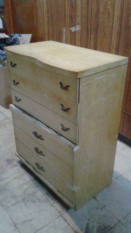 lot 10 image: Yellow Bedroom Dresser, Used, Show Marks