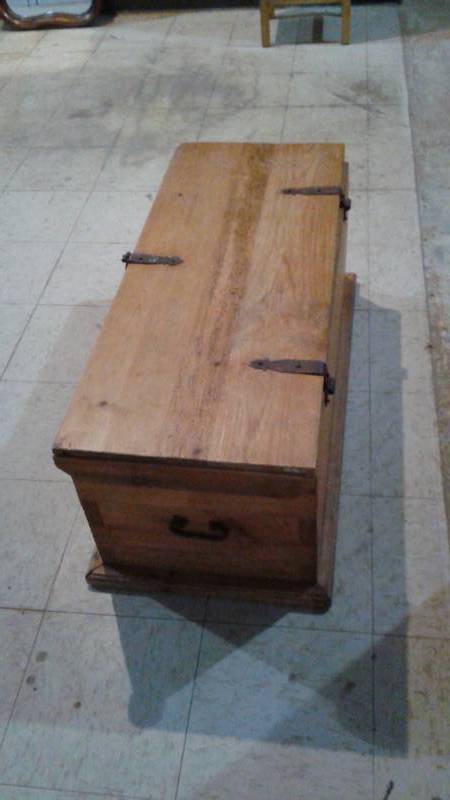 lot 1 image: Solid Wood Chest Trunk, Used