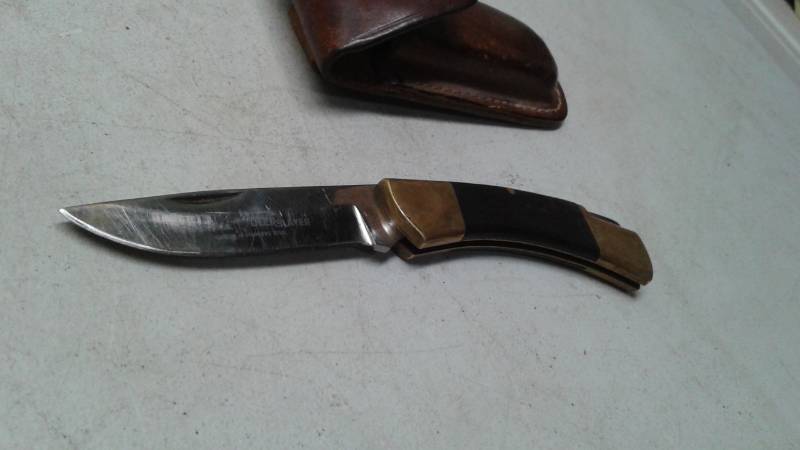 lot 38 image: Deer Slayer Folding Hunting Knife, Used, Some Wear