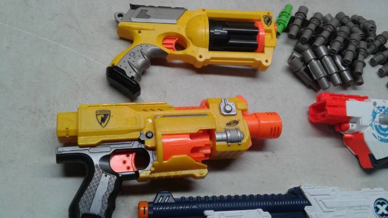 lot 52 image: Lot Of Nerf Guns, Vulcan EBF-25