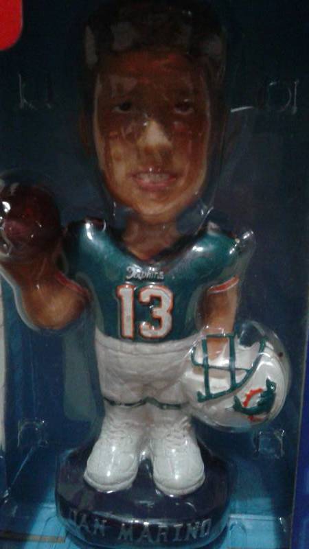 lot 100 image: Dan Marino Bobble Head In Box
