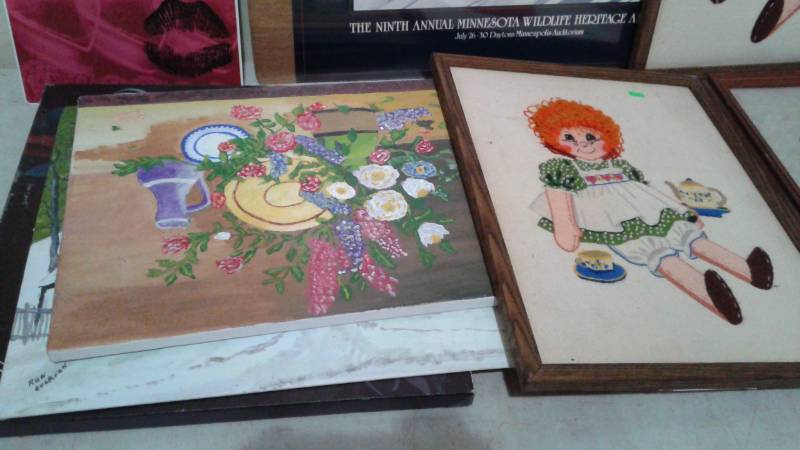 lot 113 image: Lot Of Pictures, Wall Decor