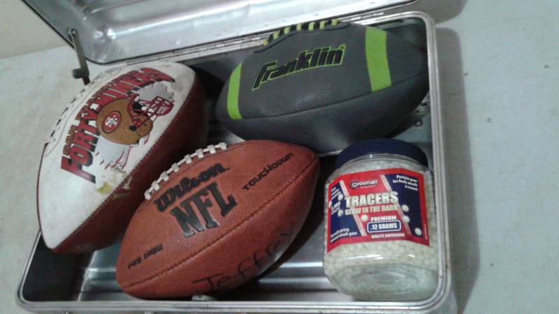 lot 130 image: Bitco Weather Master Case With Some Balls