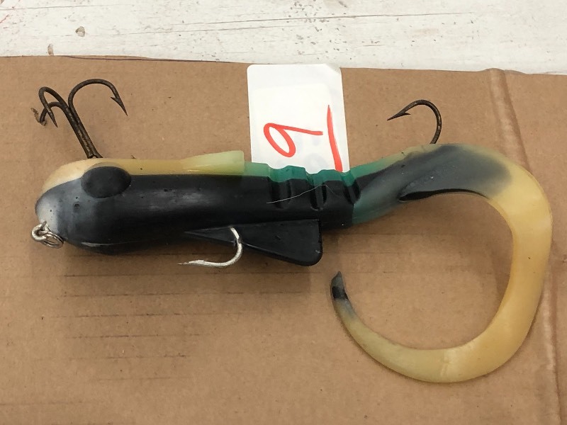 12 Muskie Lure