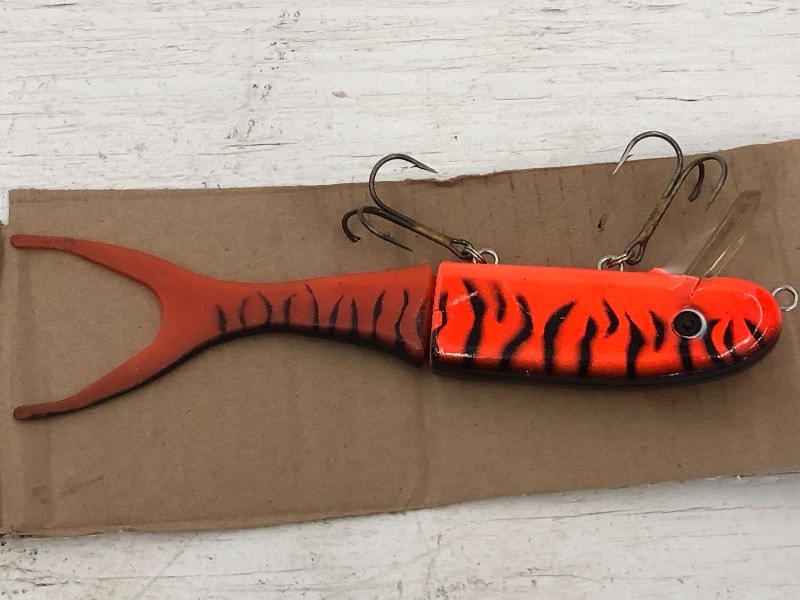 9 Muskie Lure