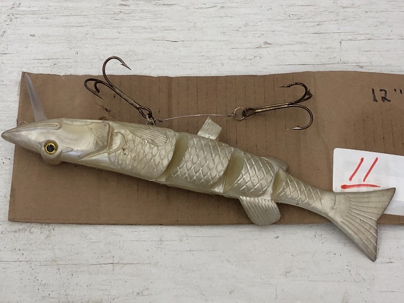 12 Muskie Lure