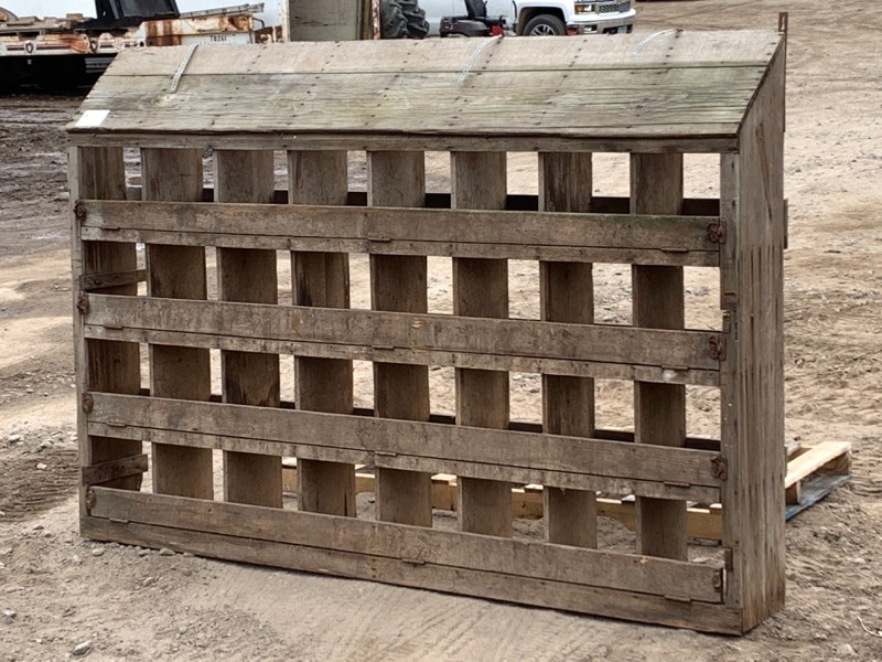lot 10 image: Antique Hen Chicken Nesting Box