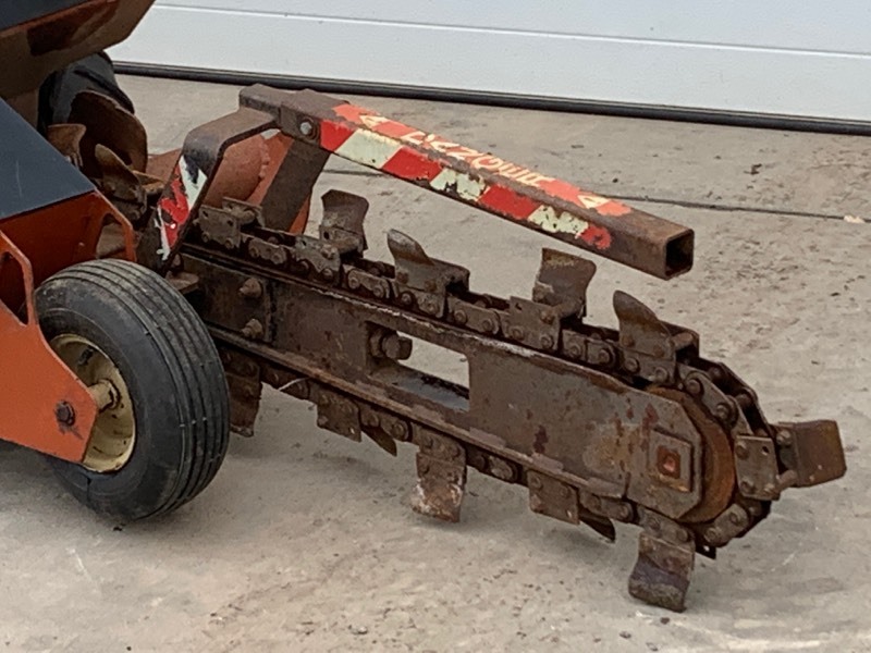 lot 2 image: Ditch Witch 1020 Landscape Trencher