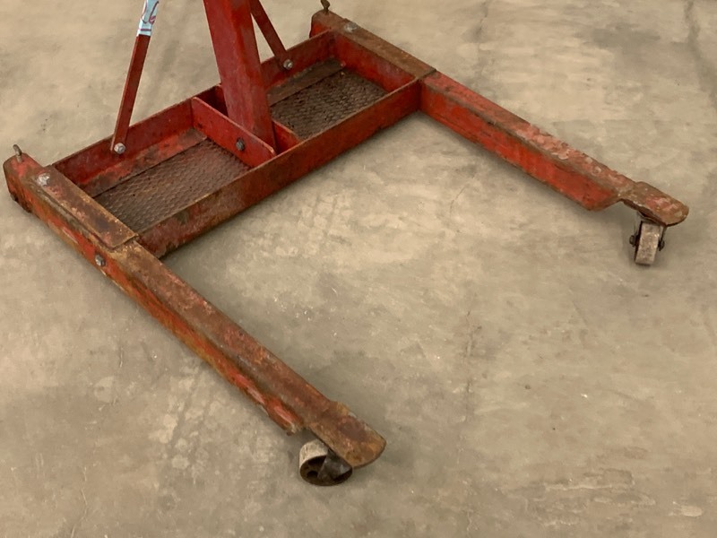 lot 26 image: MAC-Tools Automotive Engine Stand