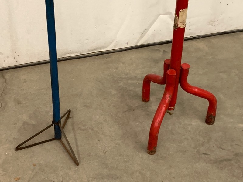 lot 29 image: (2) Adjustable Support Stands