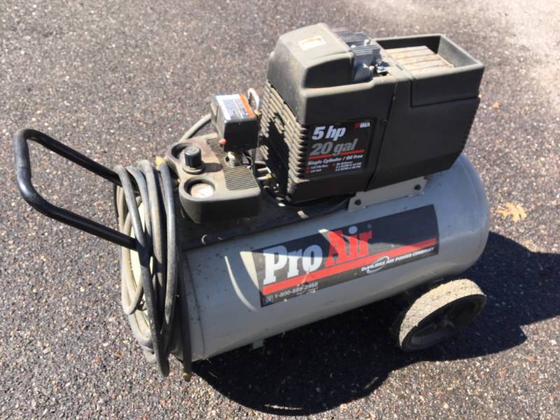 lot 12 image: Air Compressor