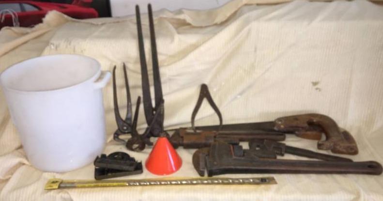 lot 24 image: Misc Hand Tools