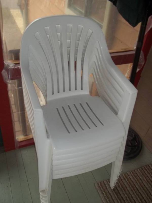lot 92 image: Umbrella and Outdoor Chairs