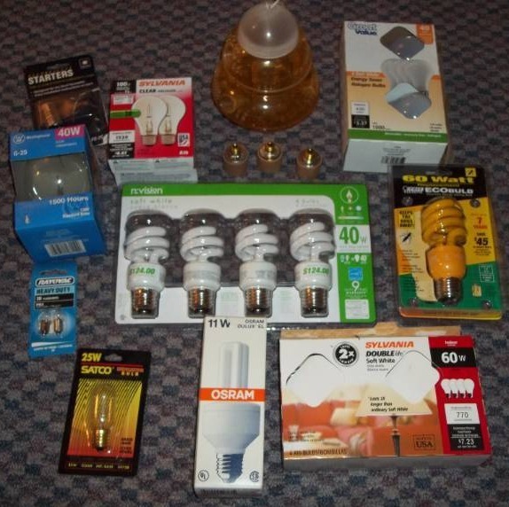 lot 115 image: Light Bulbs