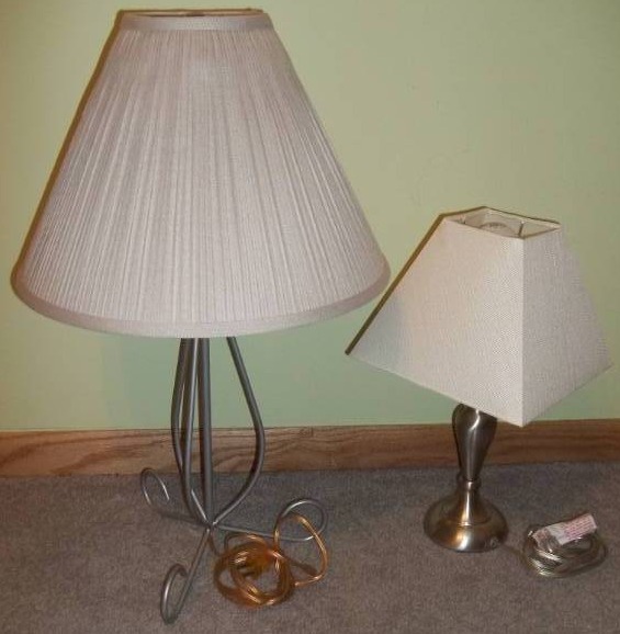 lot 116 image: Lamps